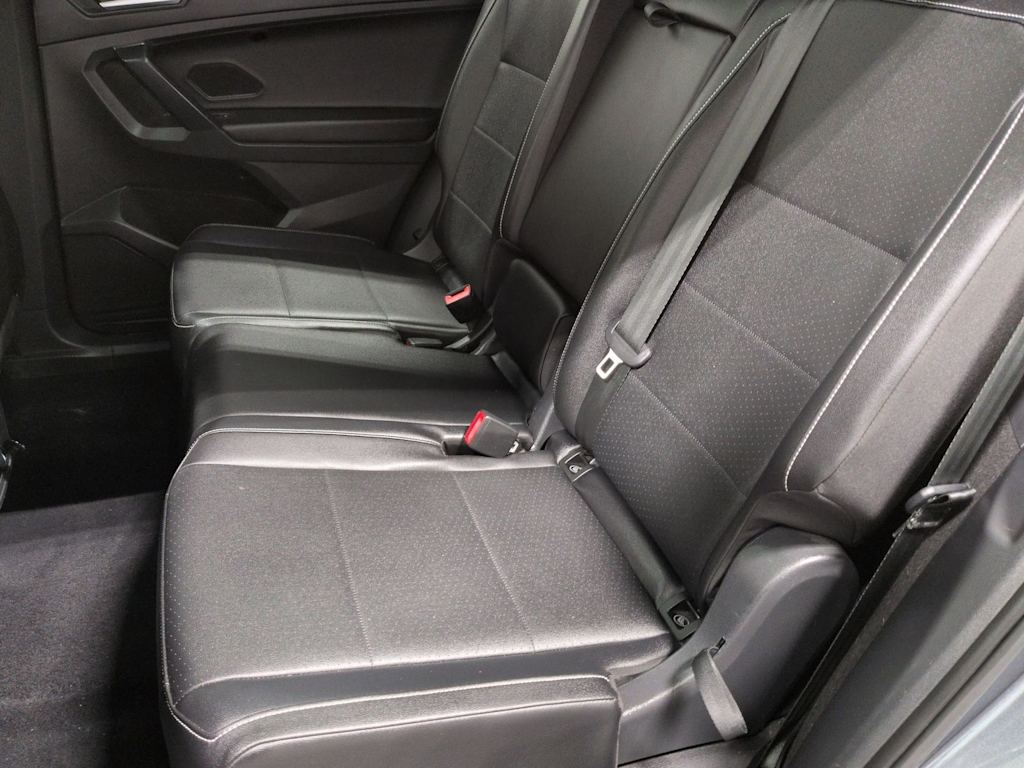 Thumbnail: 2021 Volkswagen Tiguan - 13