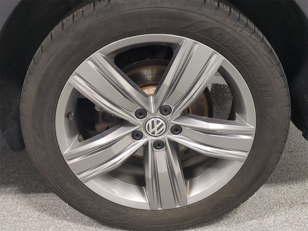 2018 Volkswagen Tiguan SEL 8