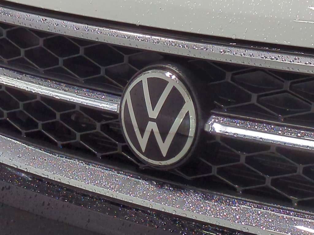Thumbnail: 2023 Volkswagen Taos - 7