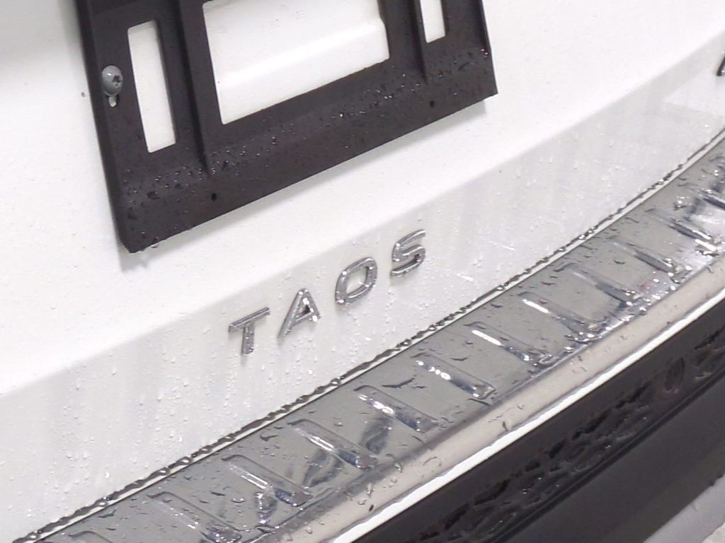 Thumbnail: 2023 Volkswagen Taos - 25
