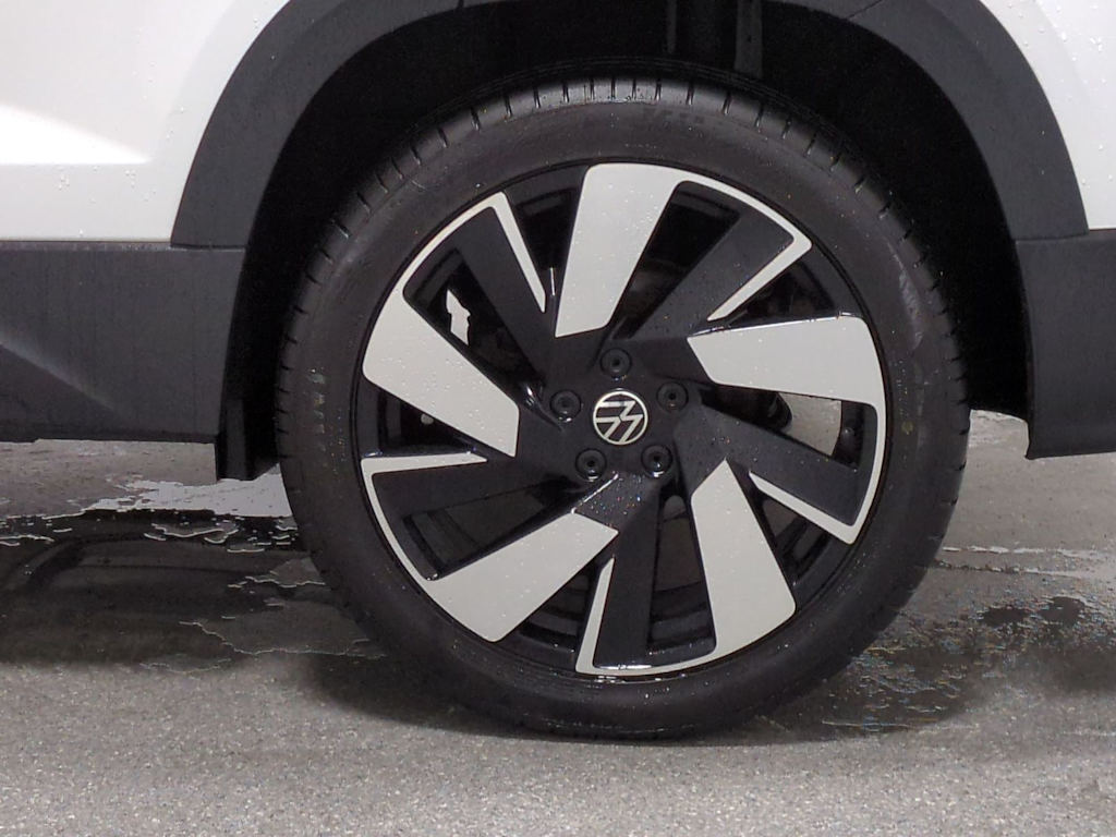 Thumbnail: 2023 Volkswagen Taos - 8