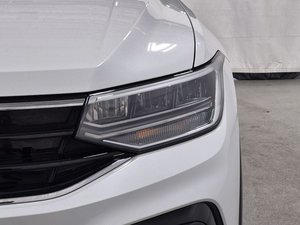 Thumbnail: 2023 Volkswagen Tiguan - 25