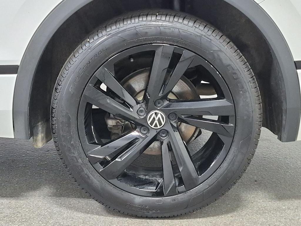 Thumbnail: 2023 Volkswagen Tiguan - 8