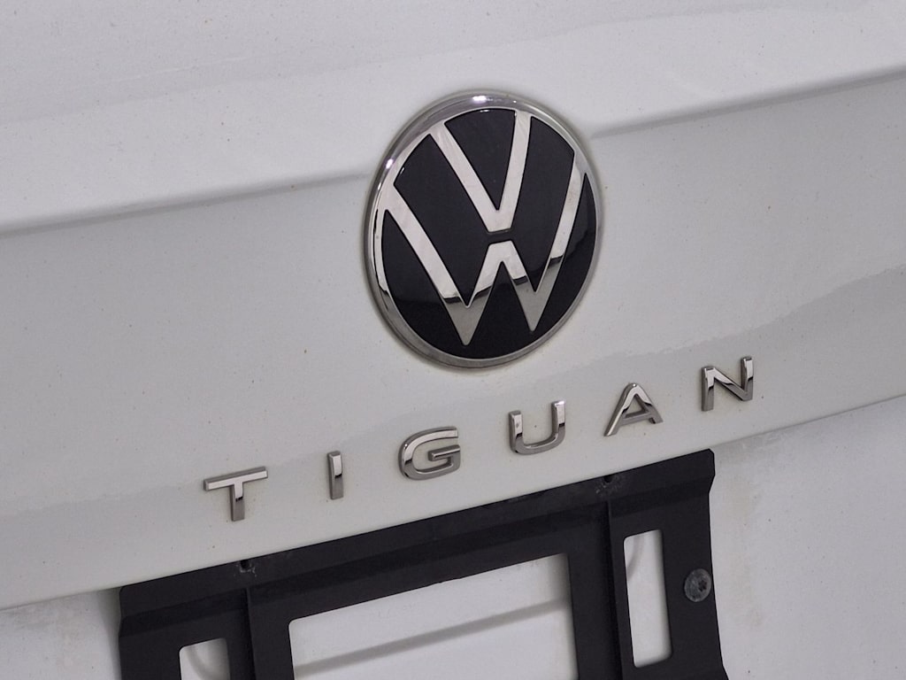 Thumbnail: 2023 Volkswagen Tiguan - 26