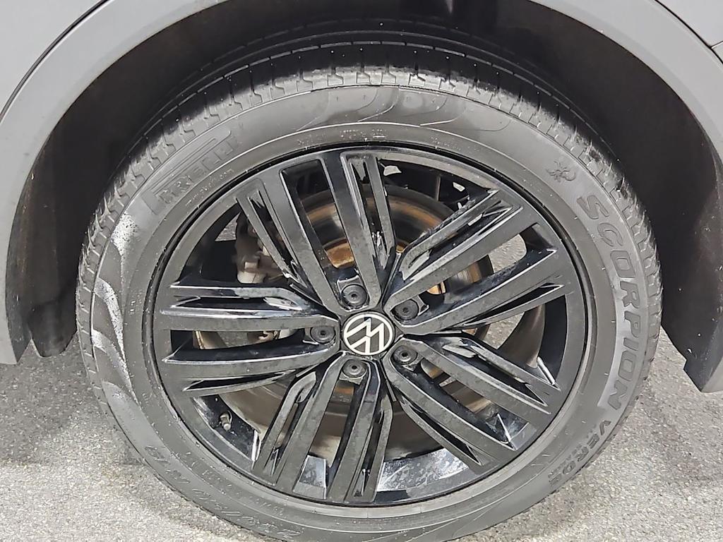 Thumbnail: 2022 Volkswagen Tiguan - 8