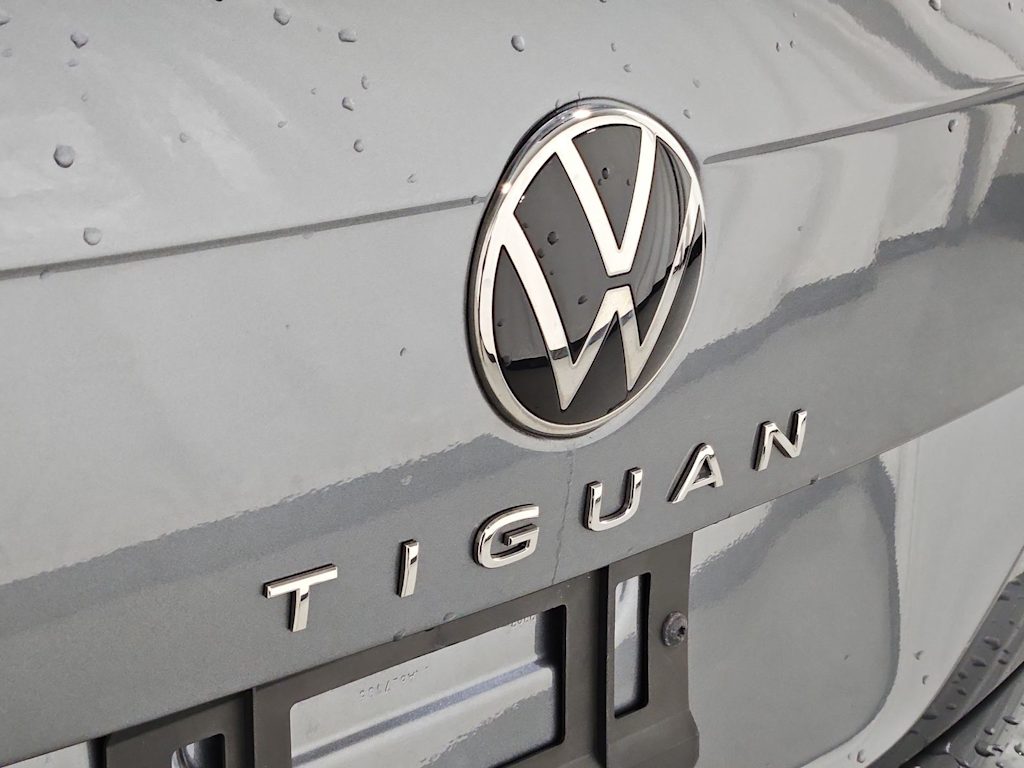 Thumbnail: 2022 Volkswagen Tiguan - 7