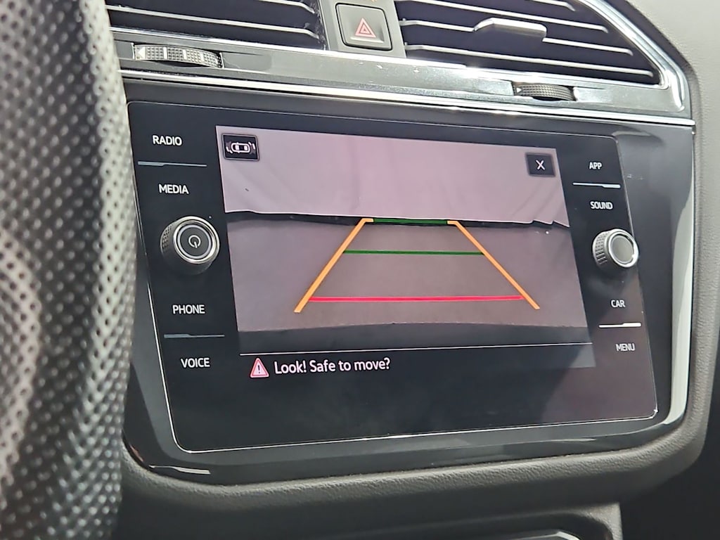 Thumbnail: 2022 Volkswagen Tiguan - 32