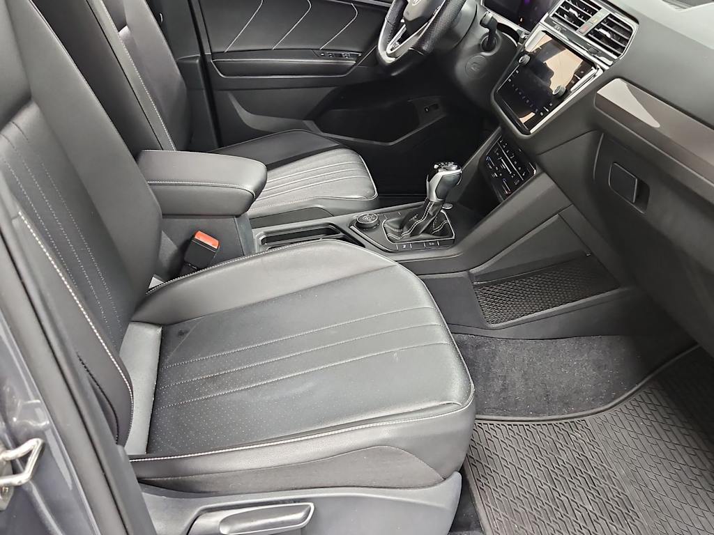 Thumbnail: 2022 Volkswagen Tiguan - 12