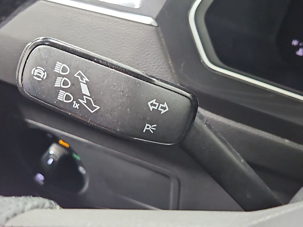 Thumbnail: 2022 Volkswagen Tiguan - 31