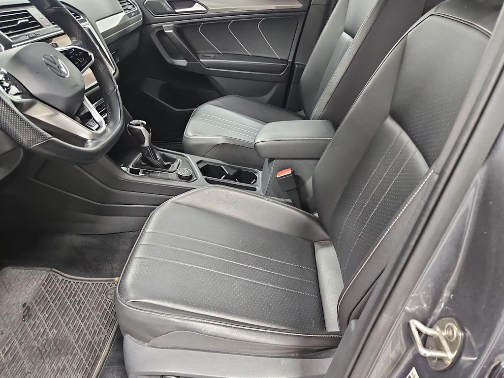 Thumbnail: 2022 Volkswagen Tiguan - 11