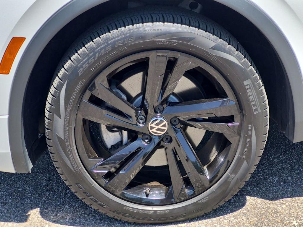 Thumbnail: 2023 Volkswagen Tiguan - 8