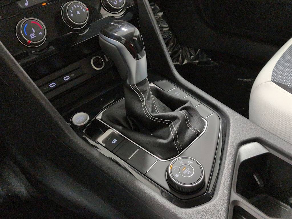 Thumbnail: 2025 Volkswagen Taos - 16