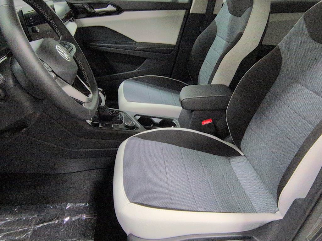 Thumbnail: 2025 Volkswagen Taos - 11