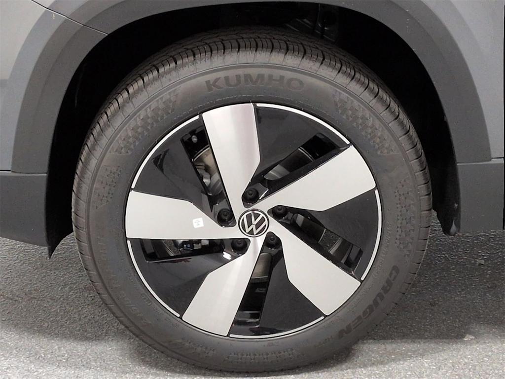 Thumbnail: 2025 Volkswagen Taos - 8