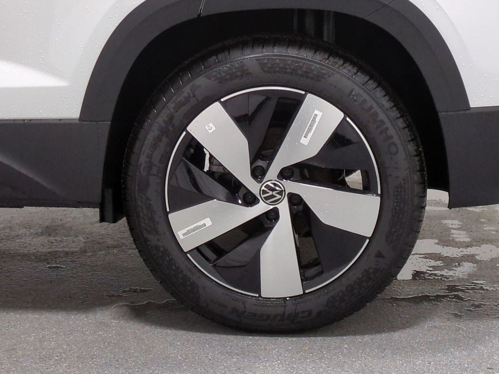 Thumbnail: 2026 Volkswagen Taos - 8