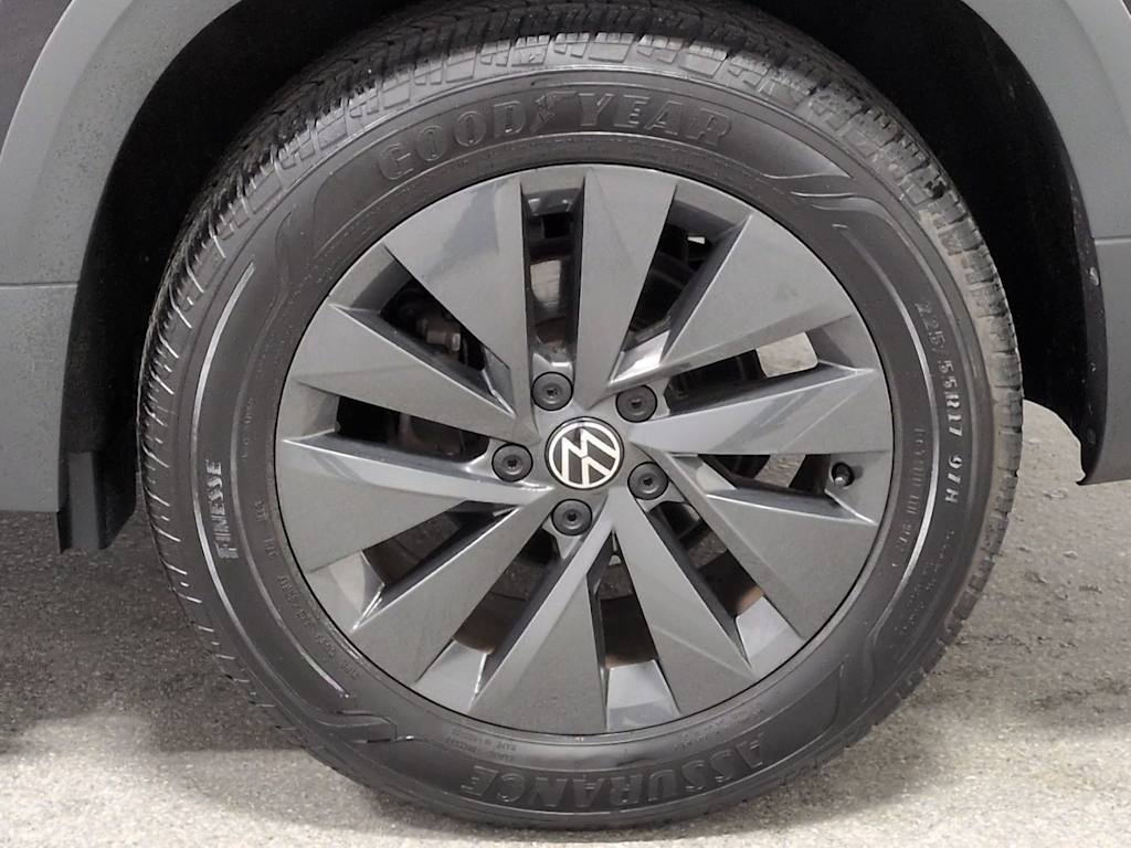 Thumbnail: 2022 Volkswagen Taos - 8