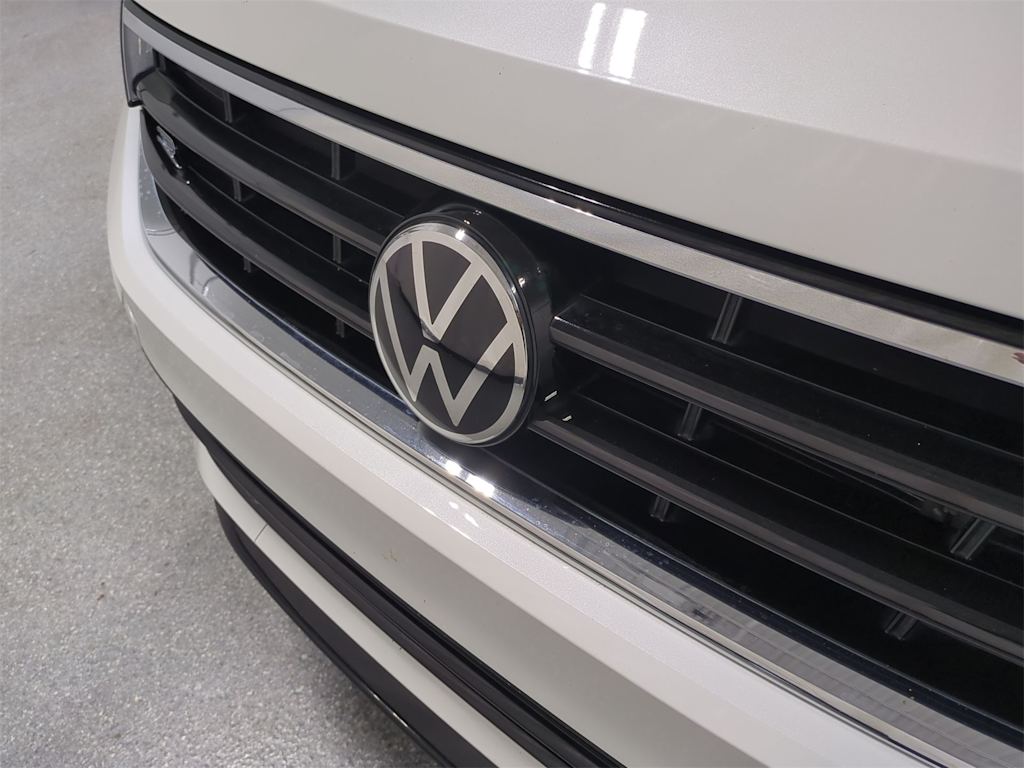 Thumbnail: 2023 Volkswagen Tiguan - 7