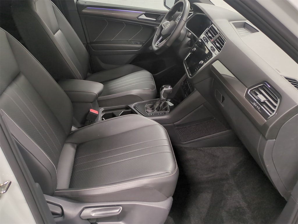 Thumbnail: 2023 Volkswagen Tiguan - 12