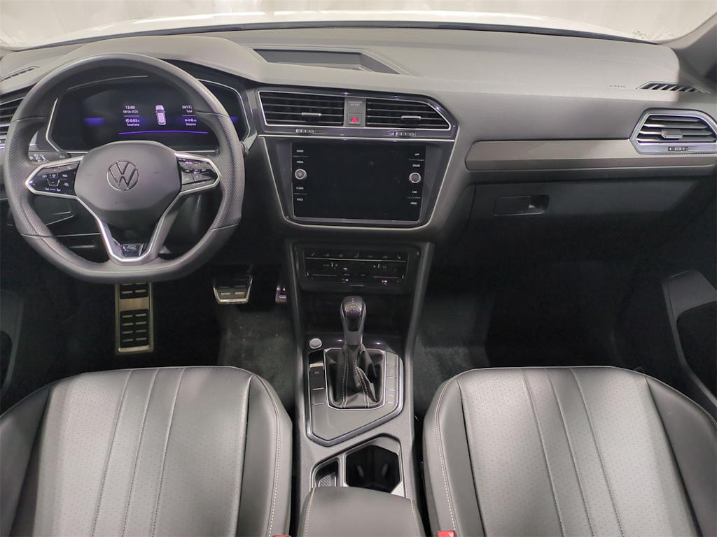 Thumbnail: 2023 Volkswagen Tiguan - 10