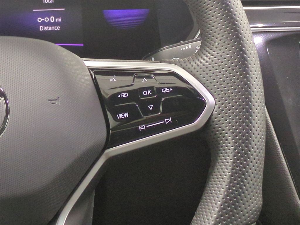 Thumbnail: 2023 Volkswagen Tiguan - 32