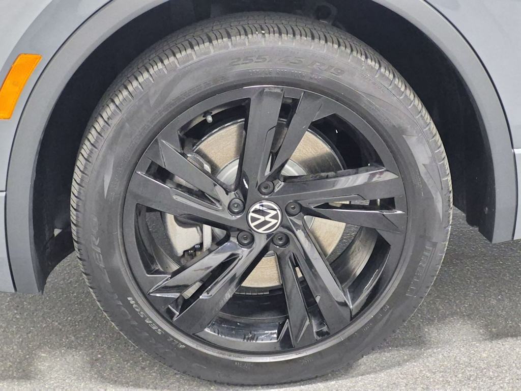 Thumbnail: 2023 Volkswagen Tiguan - 8