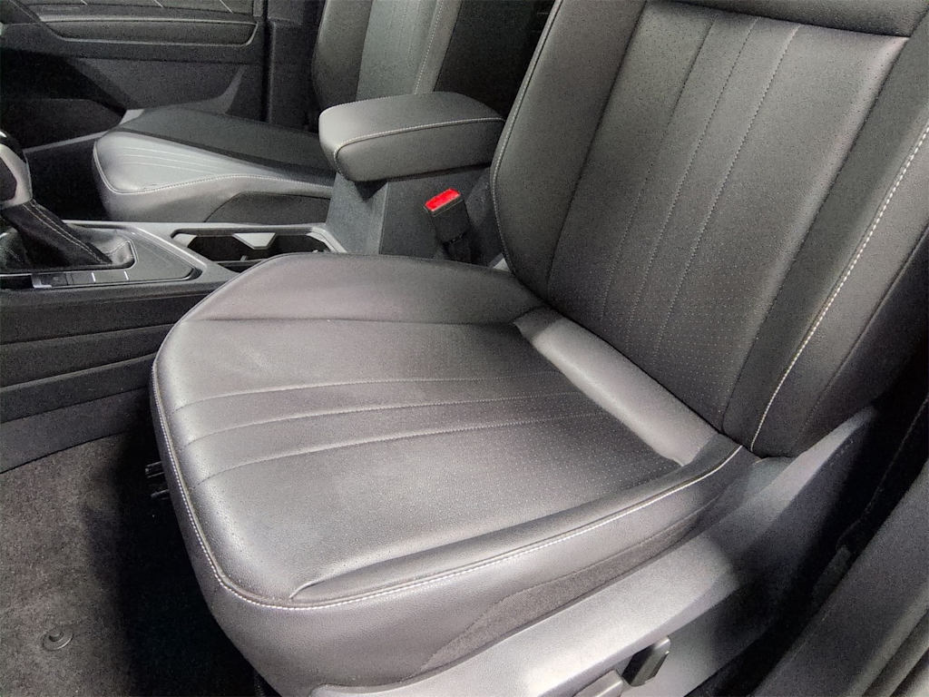 Thumbnail: 2023 Volkswagen Tiguan - 7