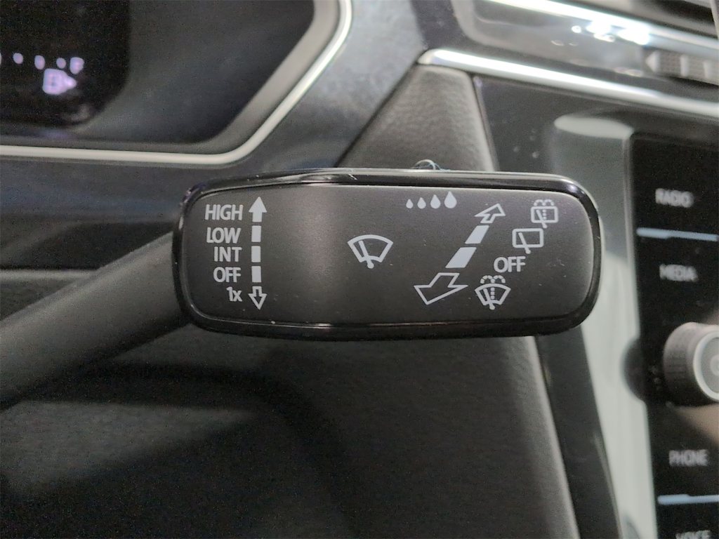 Thumbnail: 2023 Volkswagen Tiguan - 26