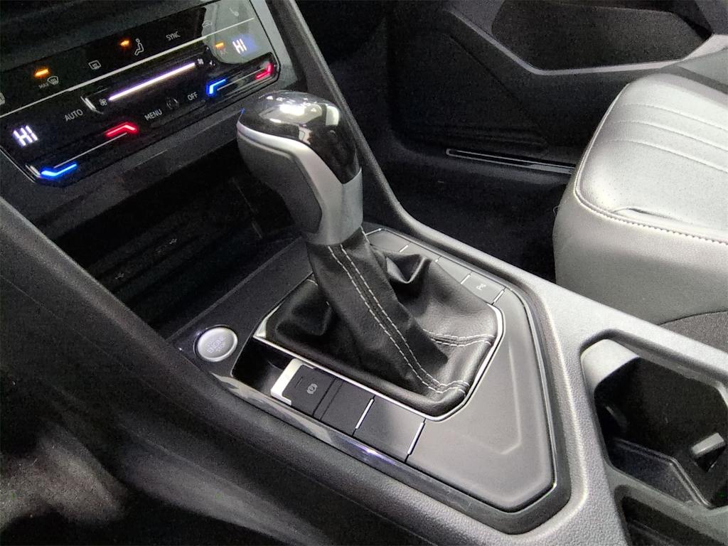 Thumbnail: 2023 Volkswagen Tiguan - 12