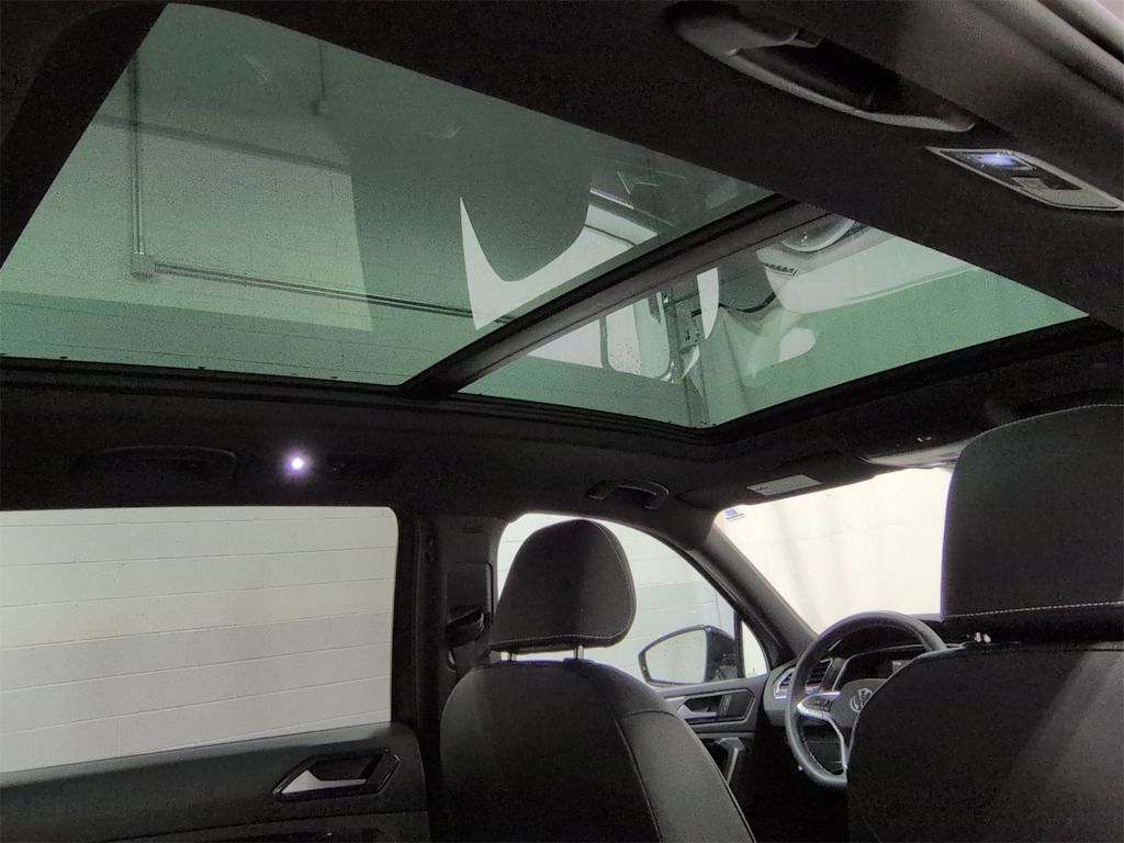 Thumbnail: 2023 Volkswagen Tiguan - 23