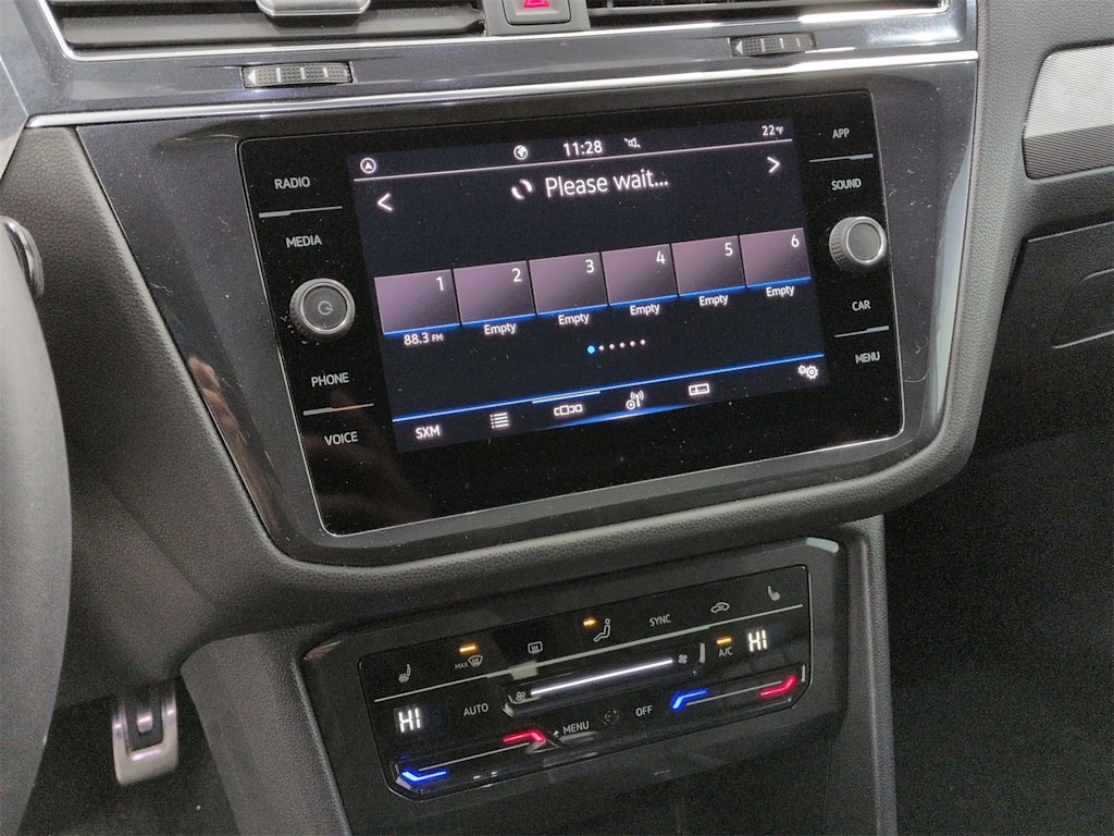 Thumbnail: 2023 Volkswagen Tiguan - 11