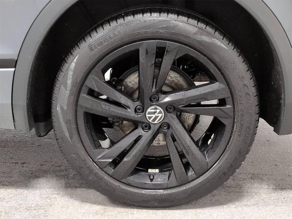 Thumbnail: 2023 Volkswagen Tiguan - 4