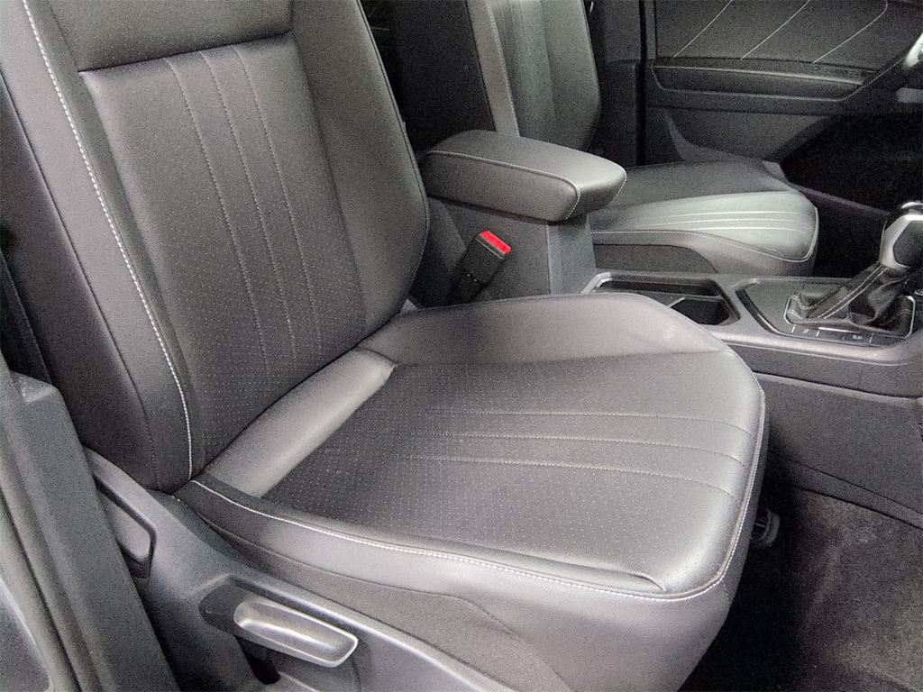 Thumbnail: 2023 Volkswagen Tiguan - 8