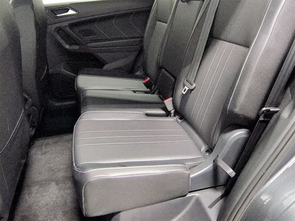 Thumbnail: 2023 Volkswagen Tiguan - 21