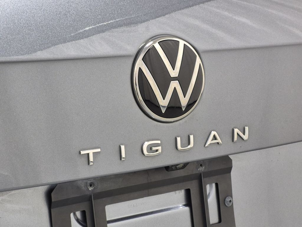 Thumbnail: 2023 Volkswagen Tiguan - 7