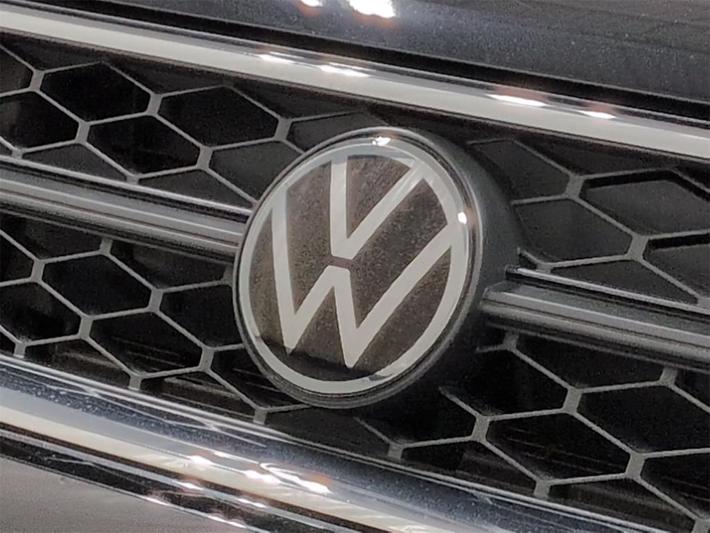 Thumbnail: 2023 Volkswagen Taos - 7