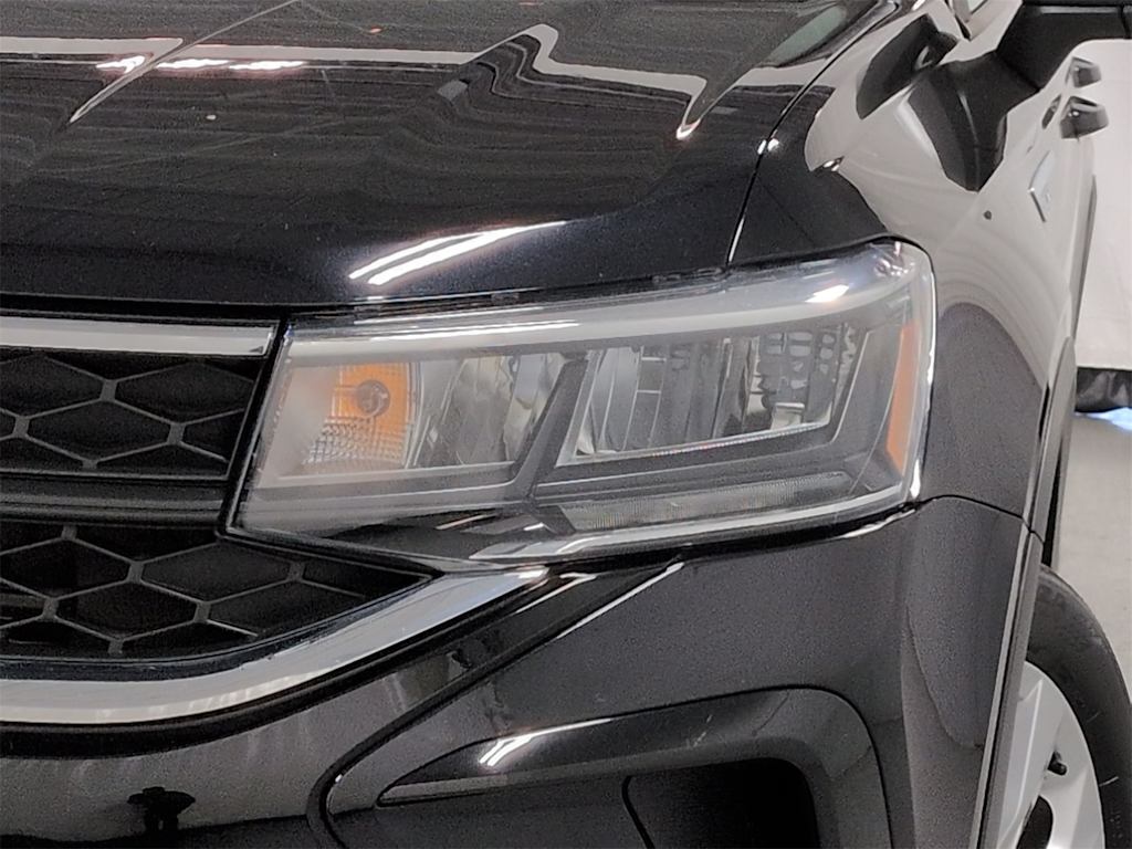 Thumbnail: 2023 Volkswagen Taos - 25