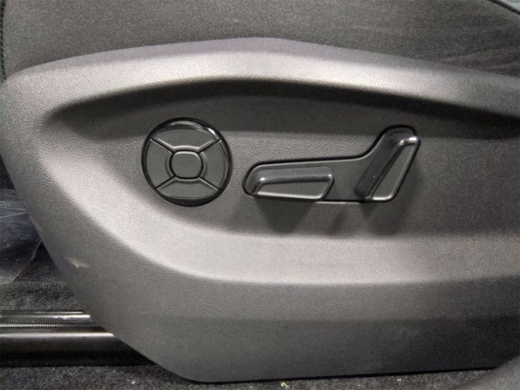 Thumbnail: 2026 Volkswagen Tiguan - 26