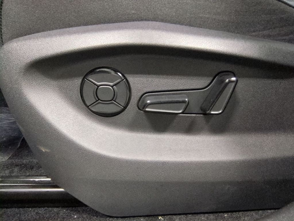 Thumbnail: 2026 Volkswagen Tiguan - 26