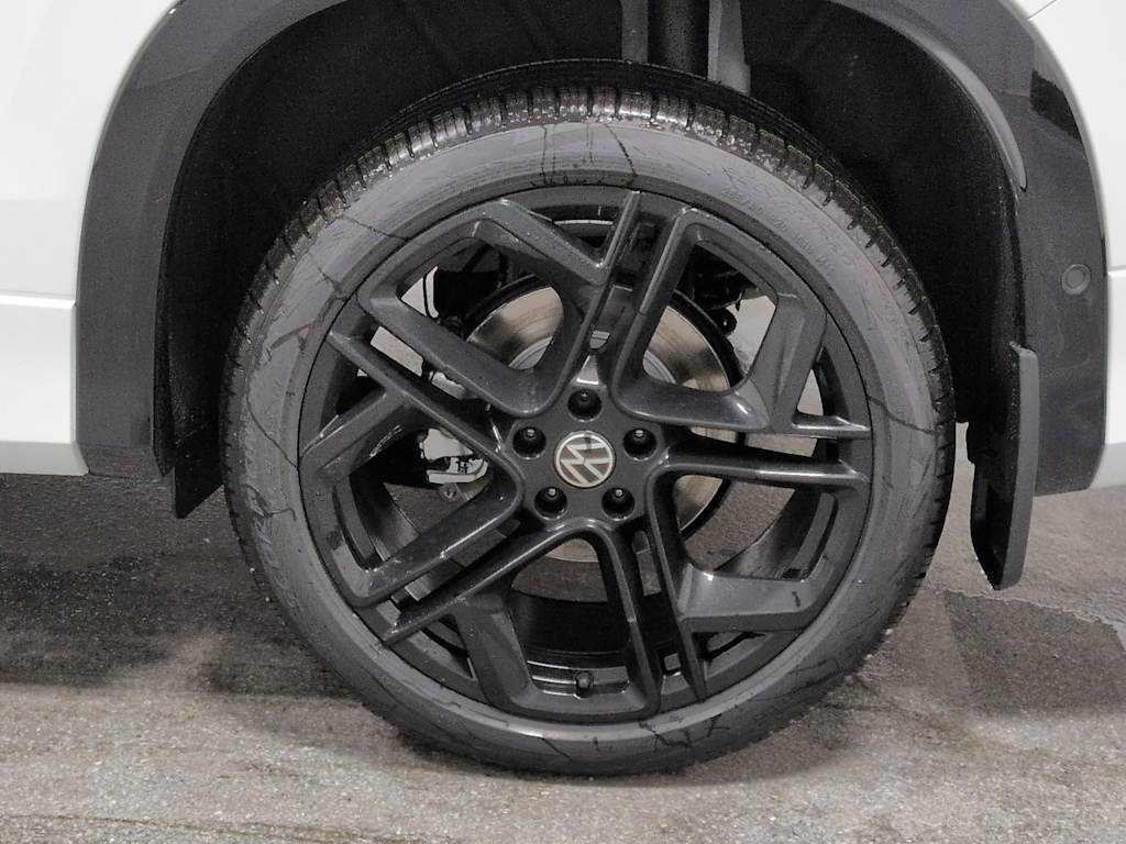 Thumbnail: 2026 Volkswagen Tiguan - 8