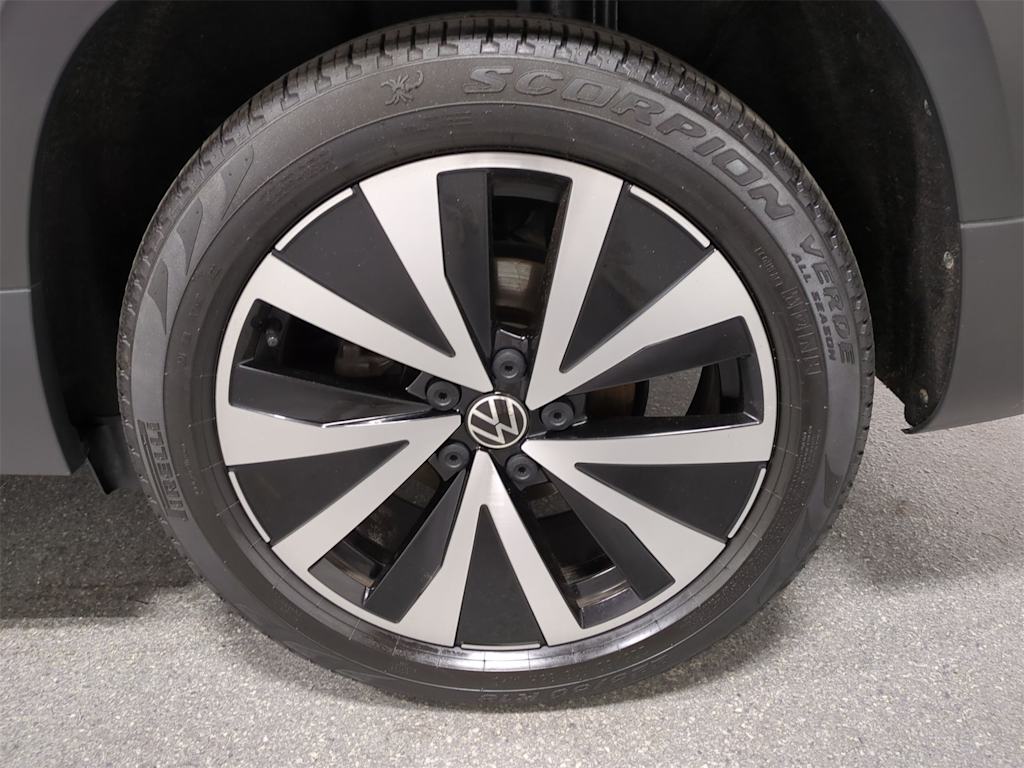 Thumbnail: 2022 Volkswagen Taos - 8