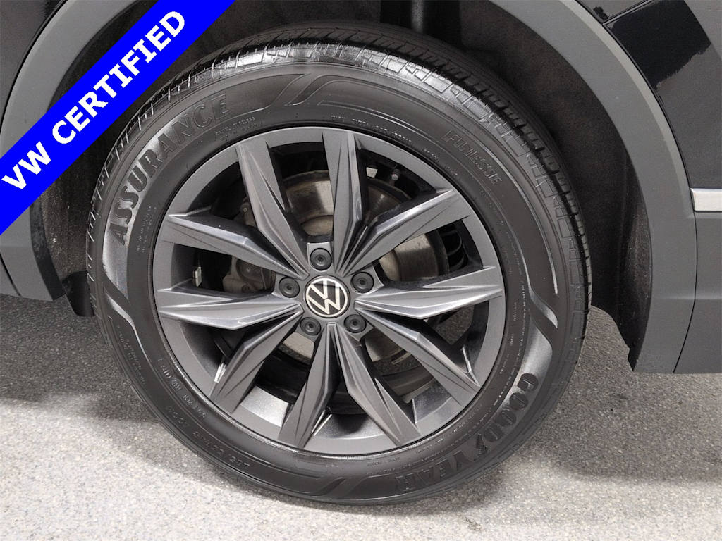Thumbnail: 2023 Volkswagen Tiguan - 8