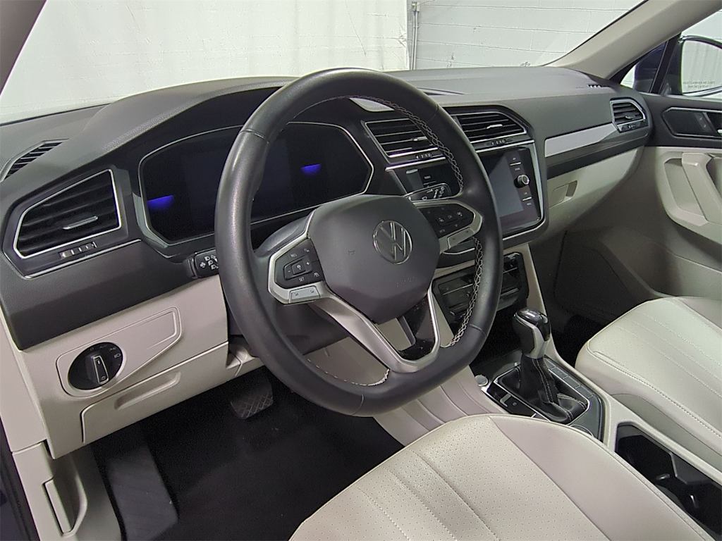 Thumbnail: 2023 Volkswagen Tiguan - 2