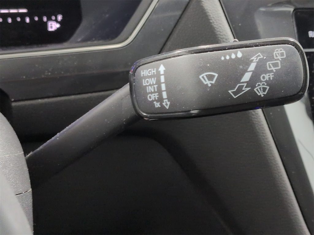 Thumbnail: 2023 Volkswagen Tiguan - 34