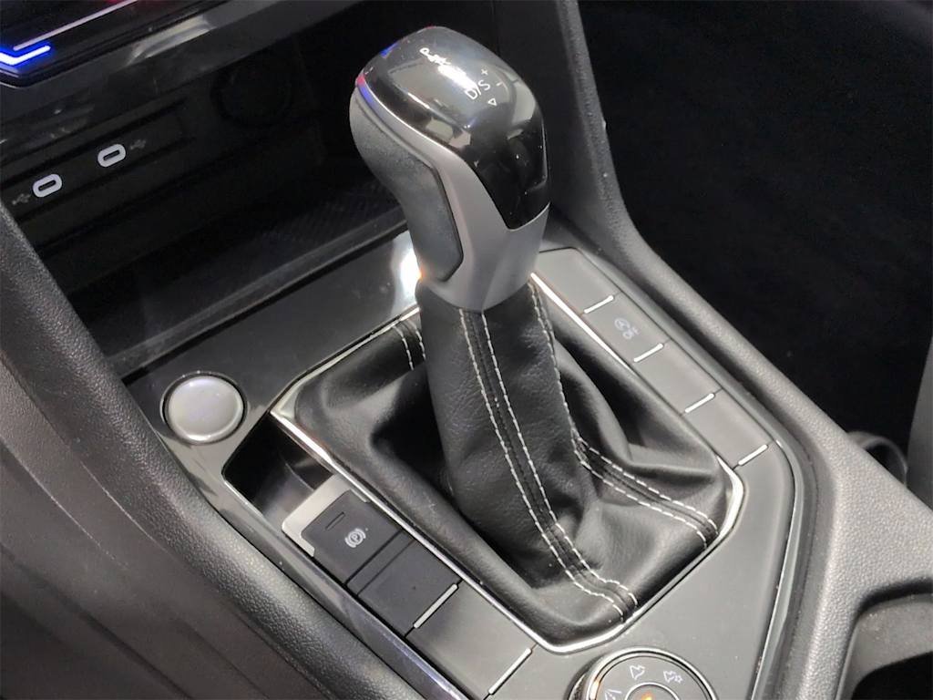 Thumbnail: 2023 Volkswagen Tiguan - 16