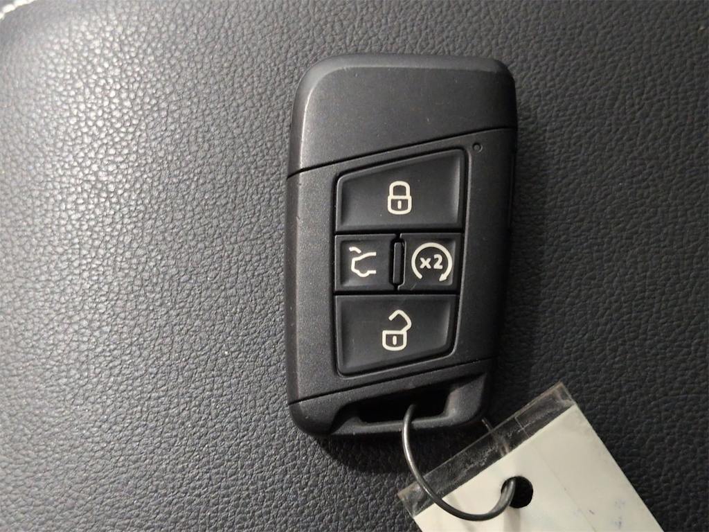 Thumbnail: 2023 Volkswagen Tiguan - 19