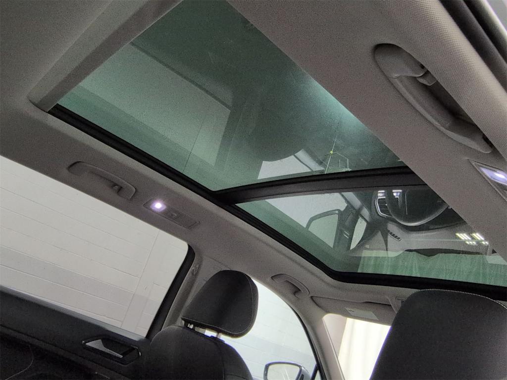 Thumbnail: 2023 Volkswagen Tiguan - 31