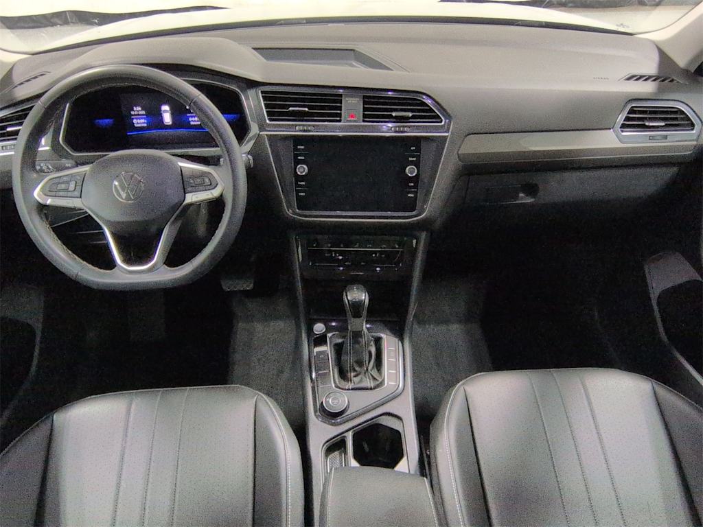 Thumbnail: 2023 Volkswagen Tiguan - 10