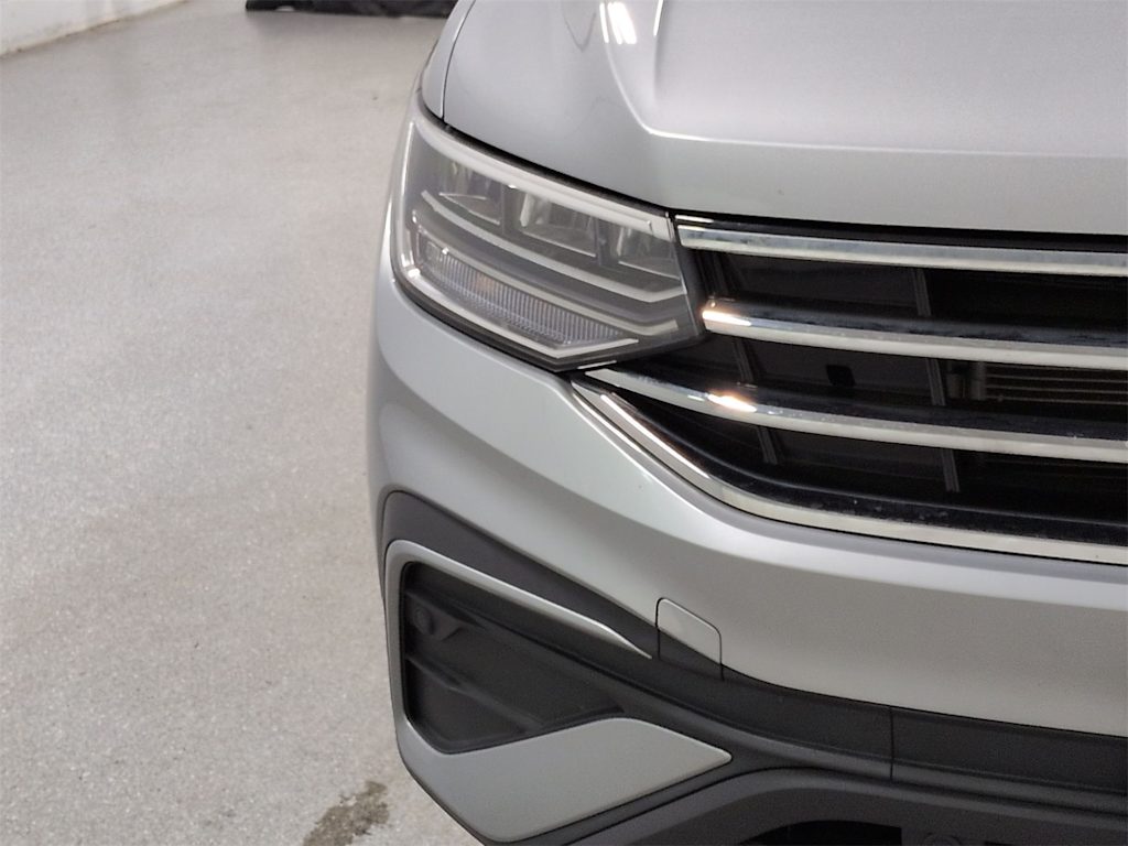 Thumbnail: 2023 Volkswagen Tiguan - 7