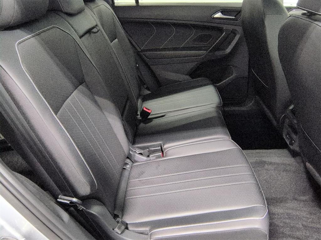 Thumbnail: 2023 Volkswagen Tiguan - 30