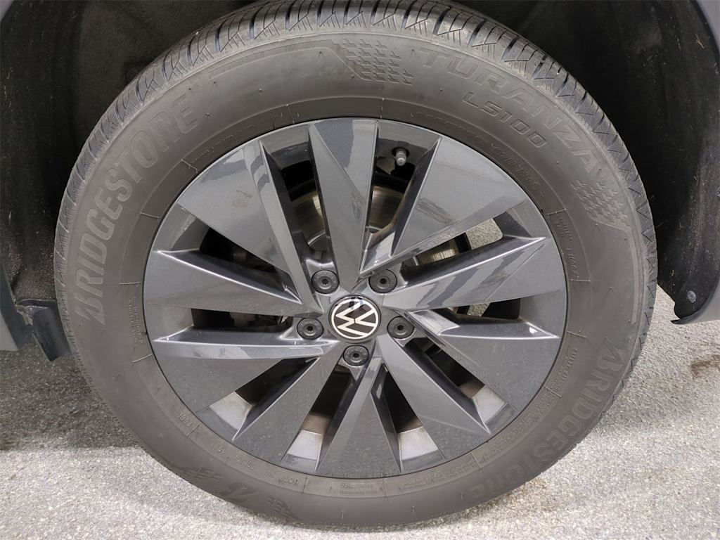 2022 Volkswagen Taos S 8